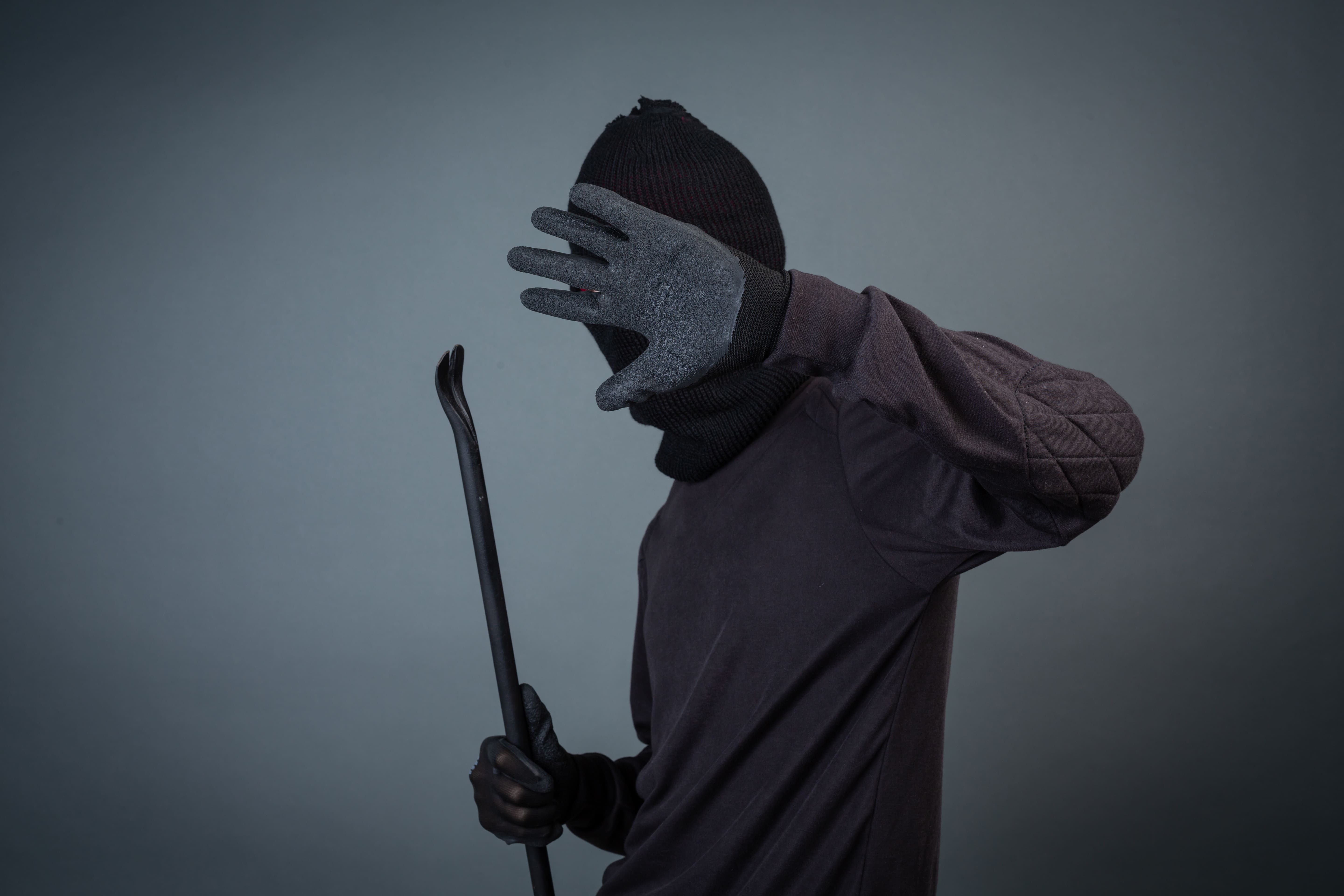 black-criminals-wore-head-yarn-gray (1)