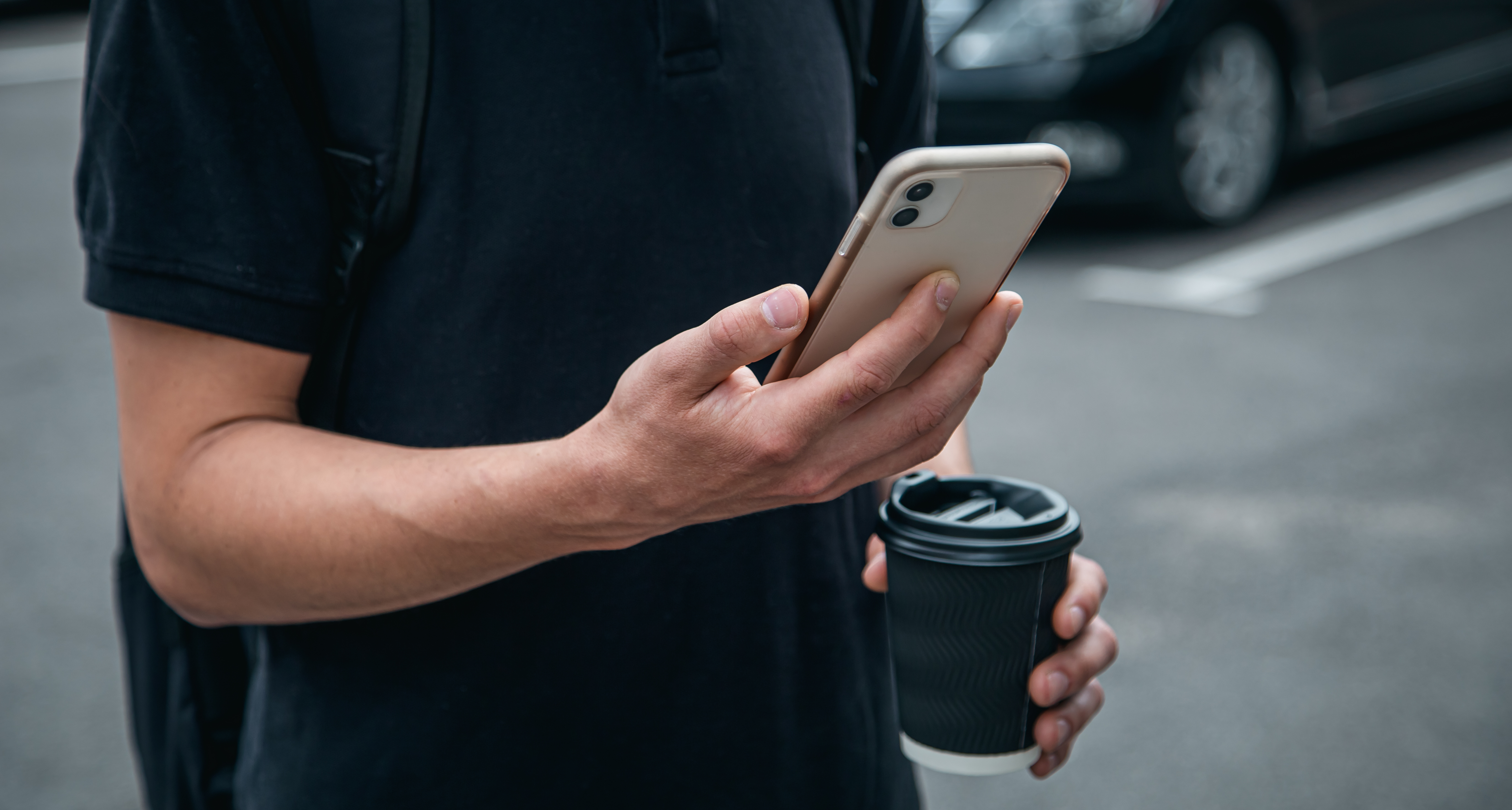 closeup-smartphone-glass-coffee-hands-man