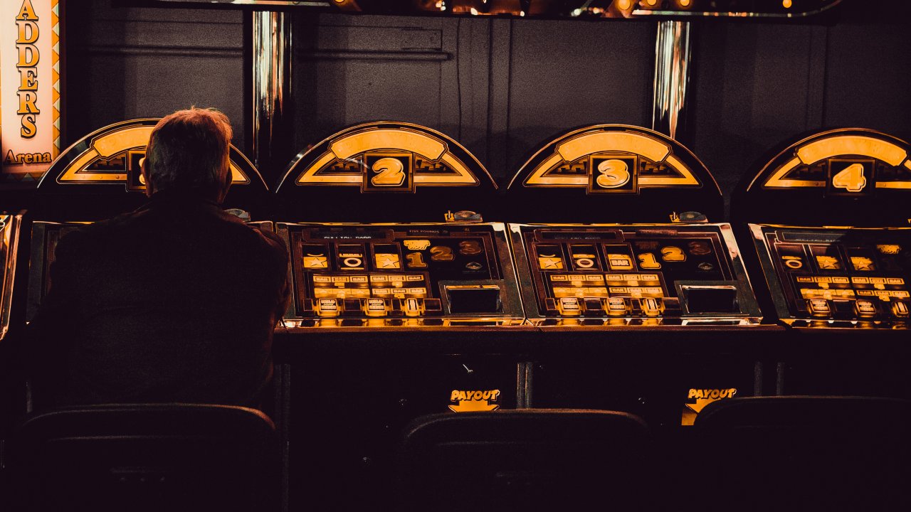 carl-raw-vhXj2fVTQwk-unsplash