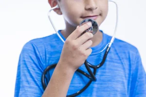 close-up-boy-holding-stethoscope (1)